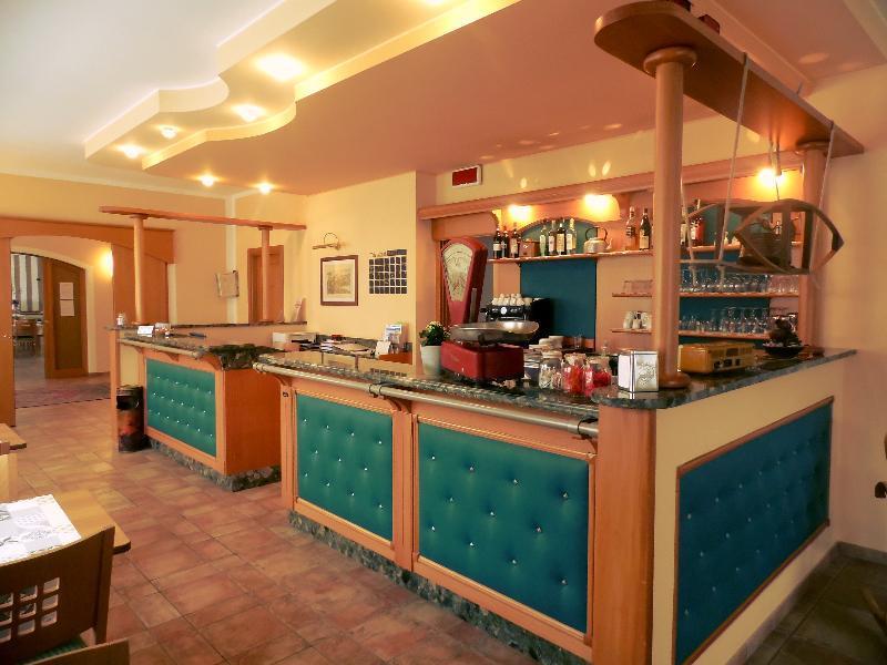 Hotel Agli Ulivi Валеджо-суль-Минчо Экстерьер фото