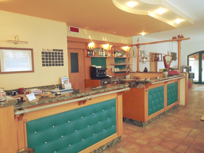 Hotel Agli Ulivi Валеджо-суль-Минчо Экстерьер фото