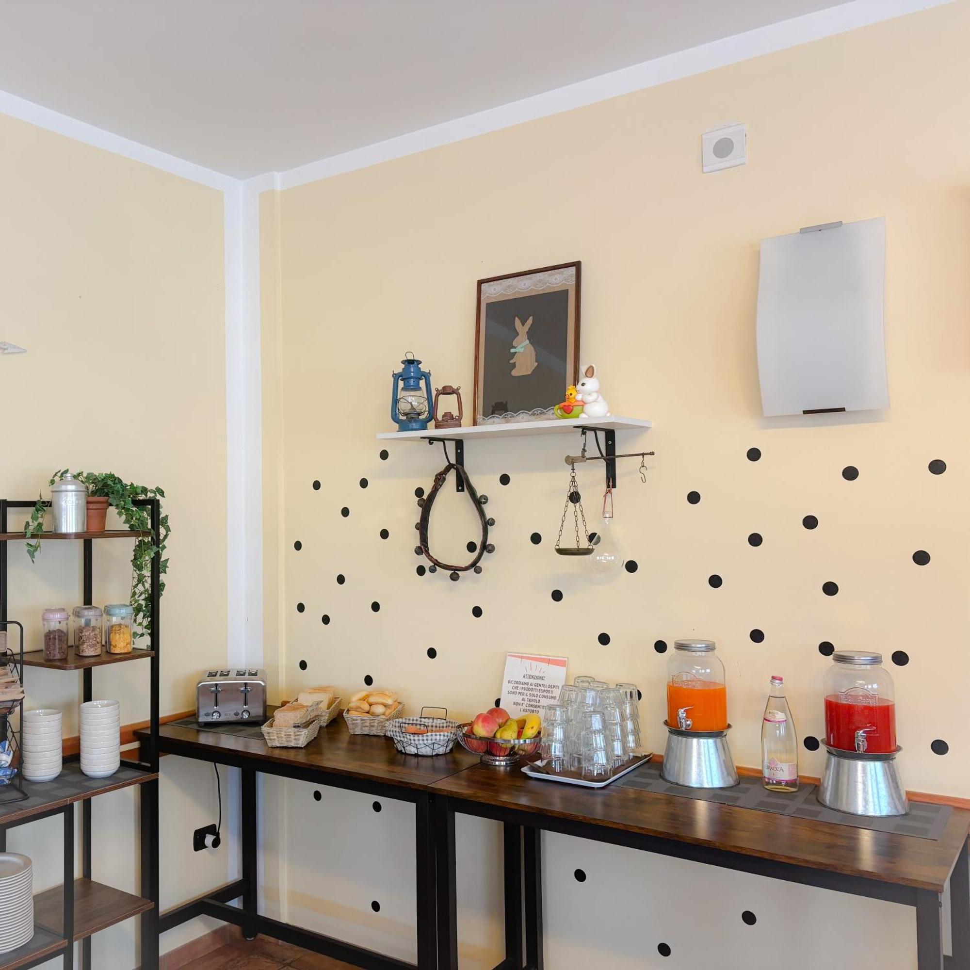 Hotel Agli Ulivi Валеджо-суль-Минчо Экстерьер фото