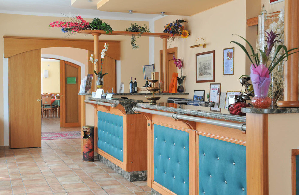 Hotel Agli Ulivi Валеджо-суль-Минчо Экстерьер фото