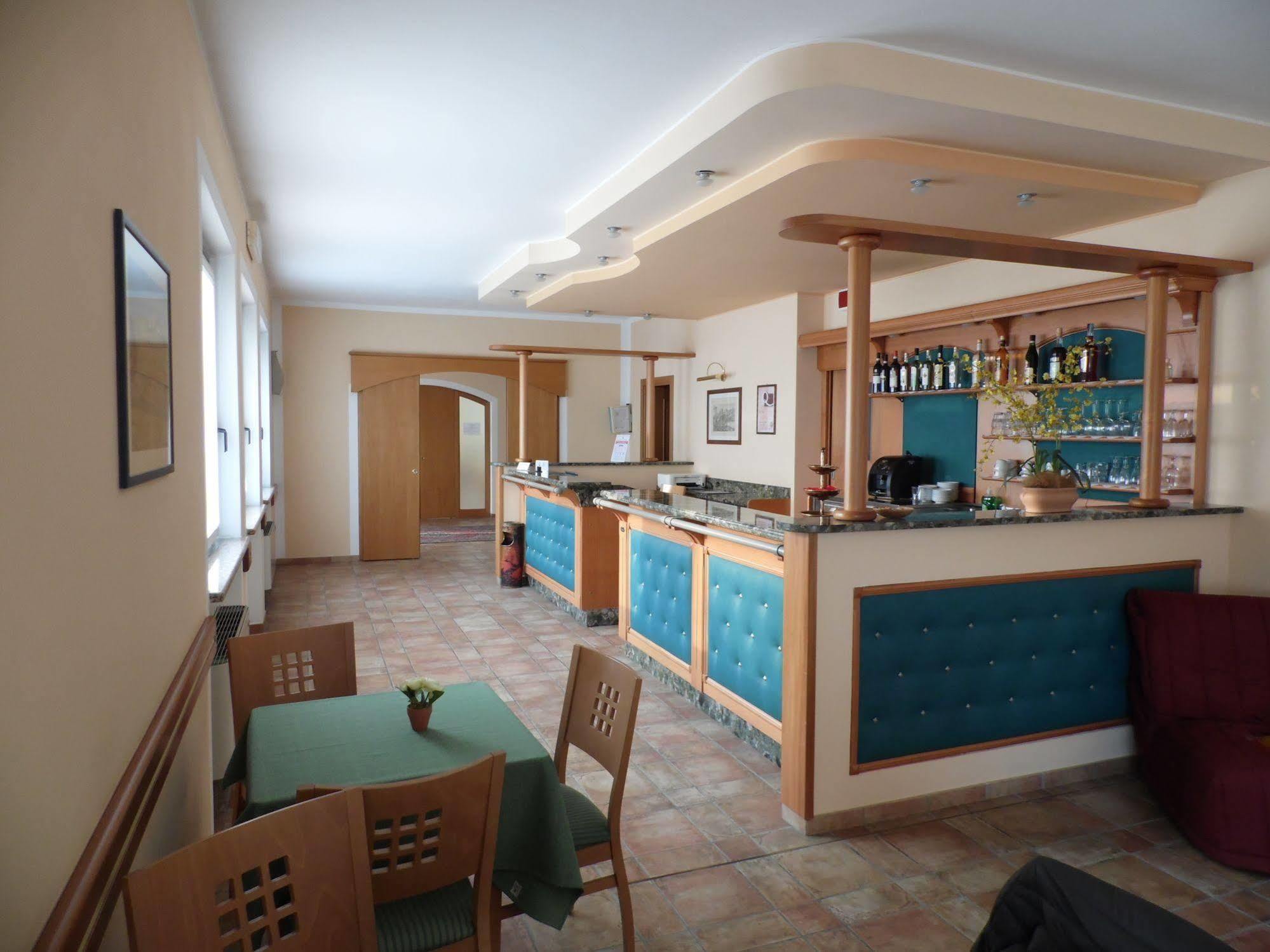Hotel Agli Ulivi Валеджо-суль-Минчо Экстерьер фото