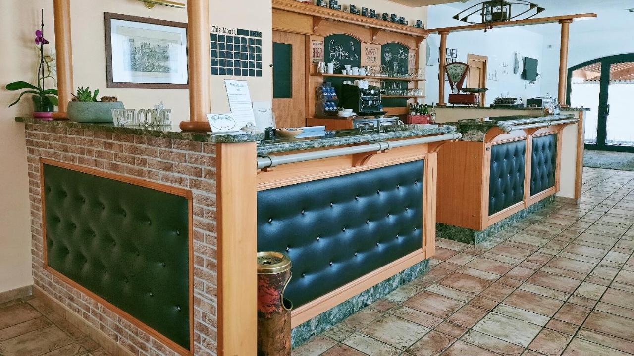 Hotel Agli Ulivi Валеджо-суль-Минчо Экстерьер фото